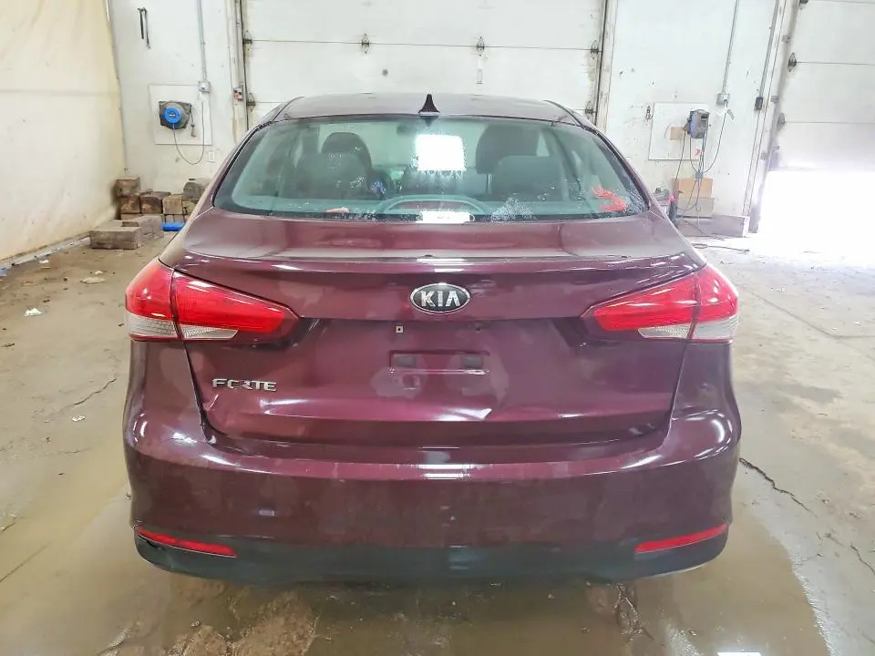 2017 KIA FORTE LX  