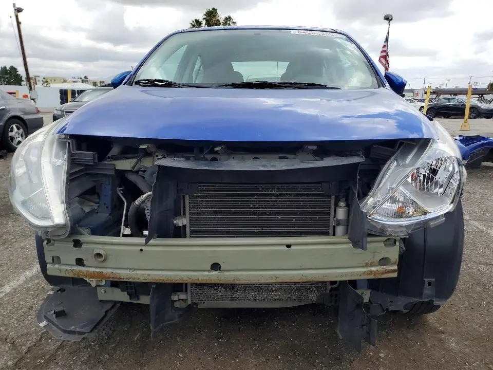 2015 NISSAN VERSA 1.6 SV  