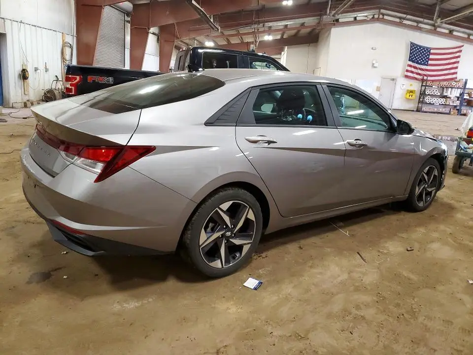 2023 HYUNDAI ELANTRA SEL  