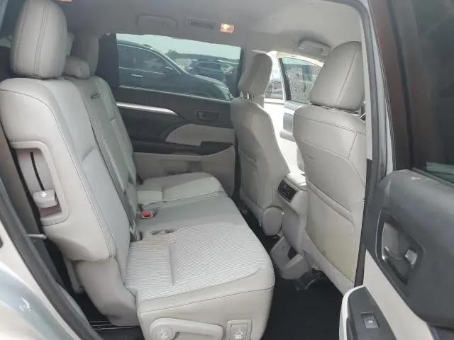 2017 TOYOTA HIGHLANDER LE PLUS  