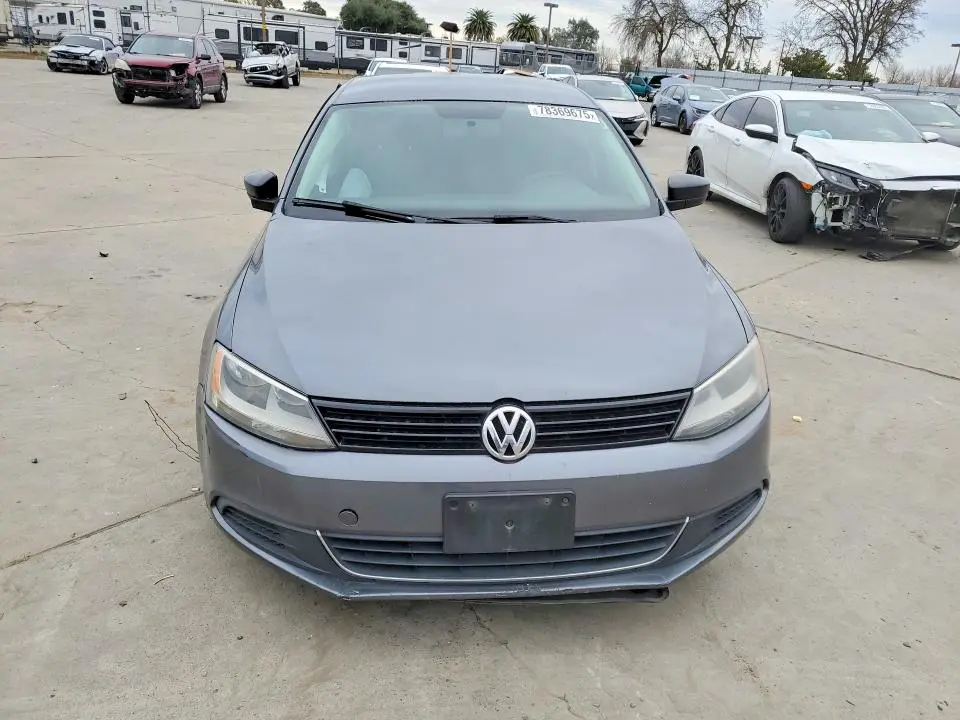2013 VOLKSWAGEN JETTA BASE  