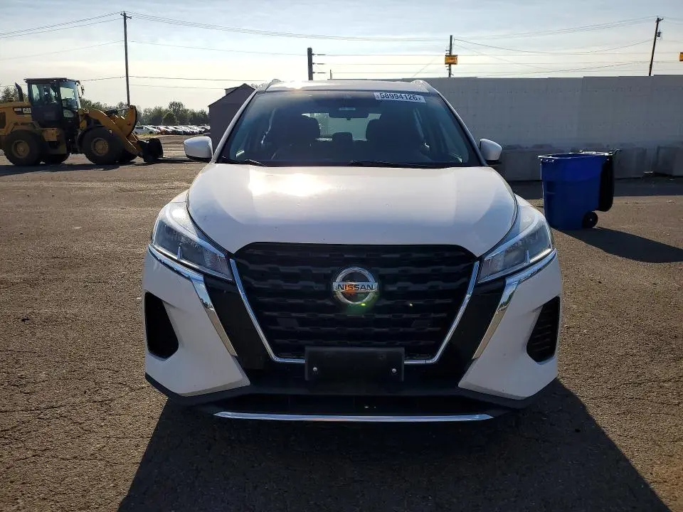 2021 NISSAN KICKS SV  
