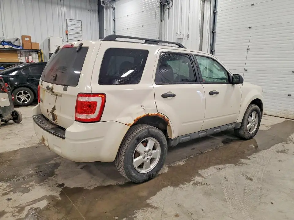 2010 FORD ESCAPE XLT  