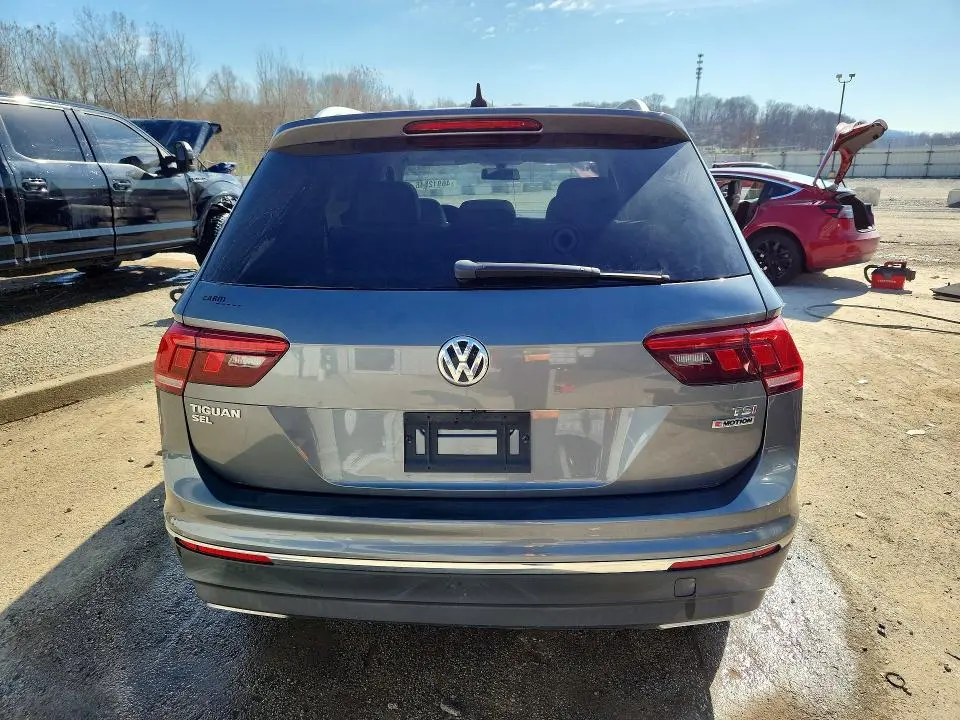 2018 VOLKSWAGEN TIGUAN SE  