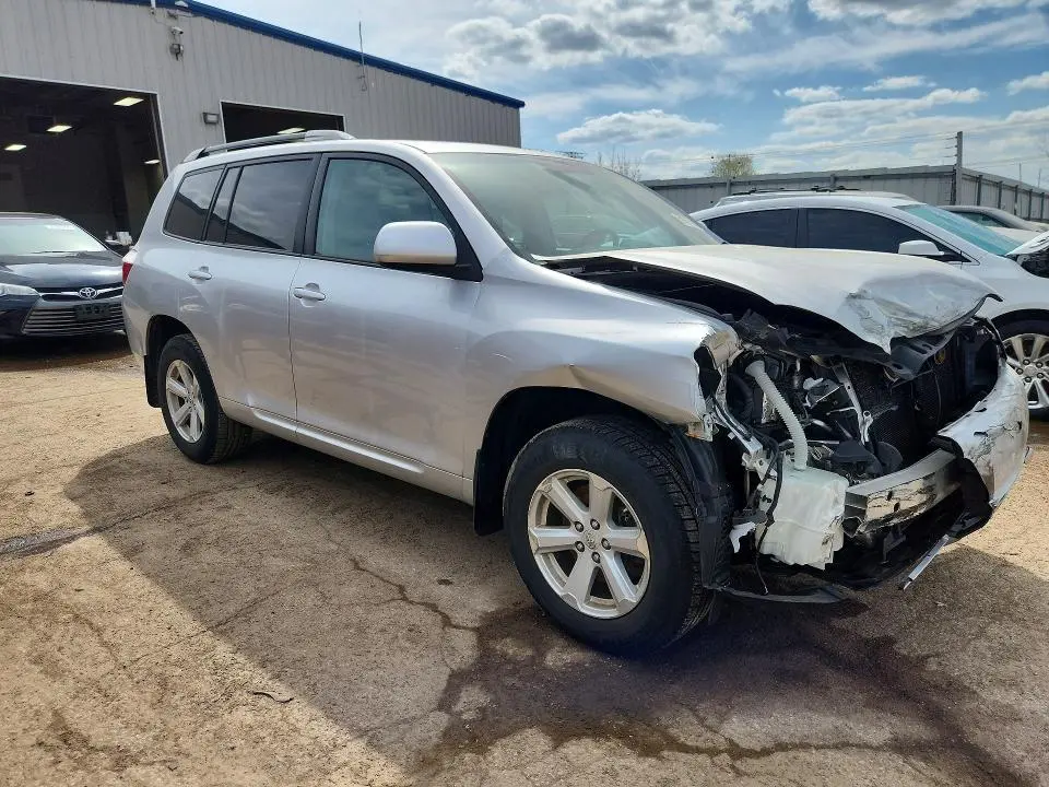 2010 TOYOTA HIGHLANDER SE  