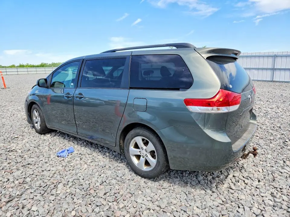 2011 TOYOTA SIENNA LE  