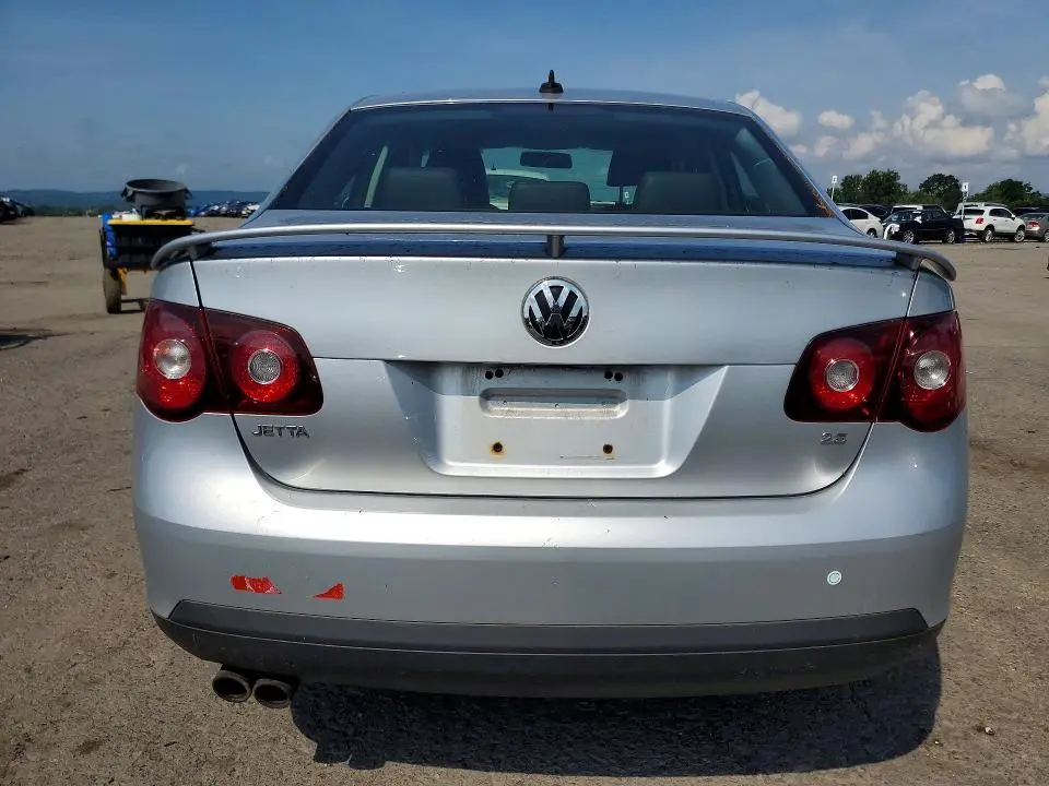 2010 VOLKSWAGEN JETTA SE  