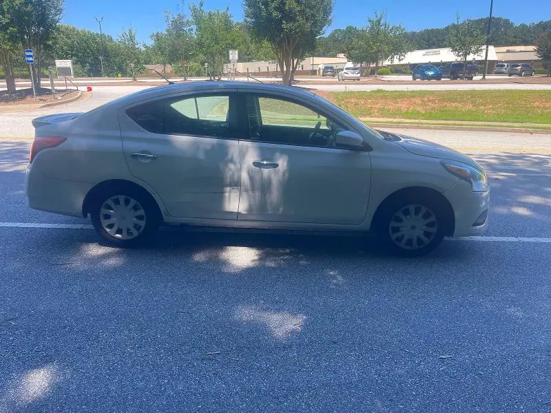 2018 NISSAN VERSA SV  