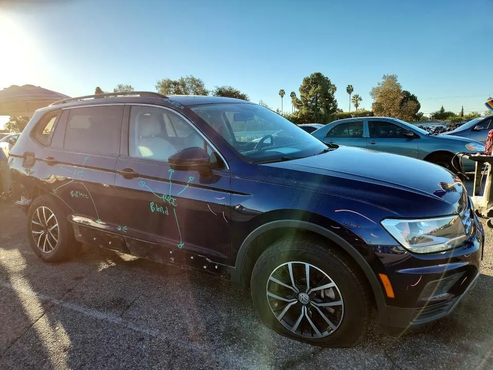 2021 VOLKSWAGEN TIGUAN SE  