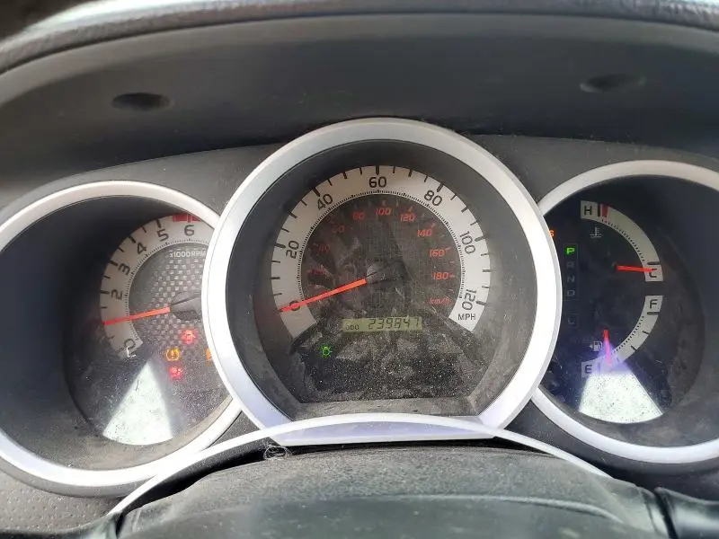 2011 TOYOTA TACOMA V6  