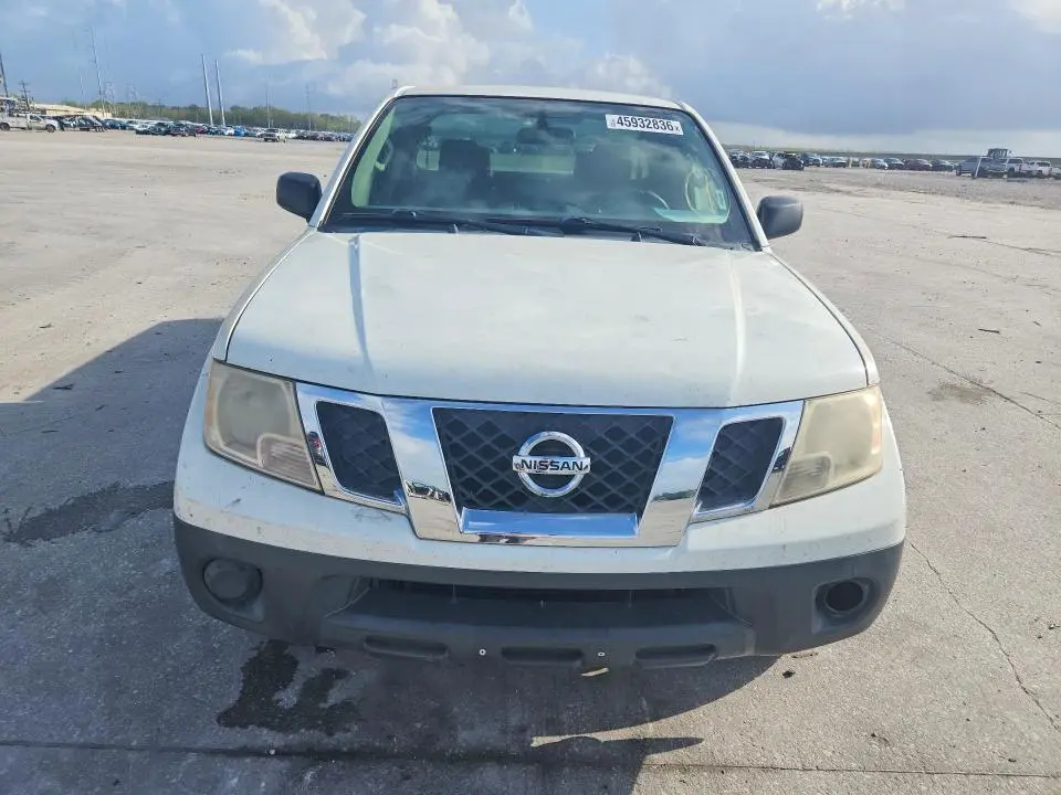 2014 NISSAN FRONTIER S  