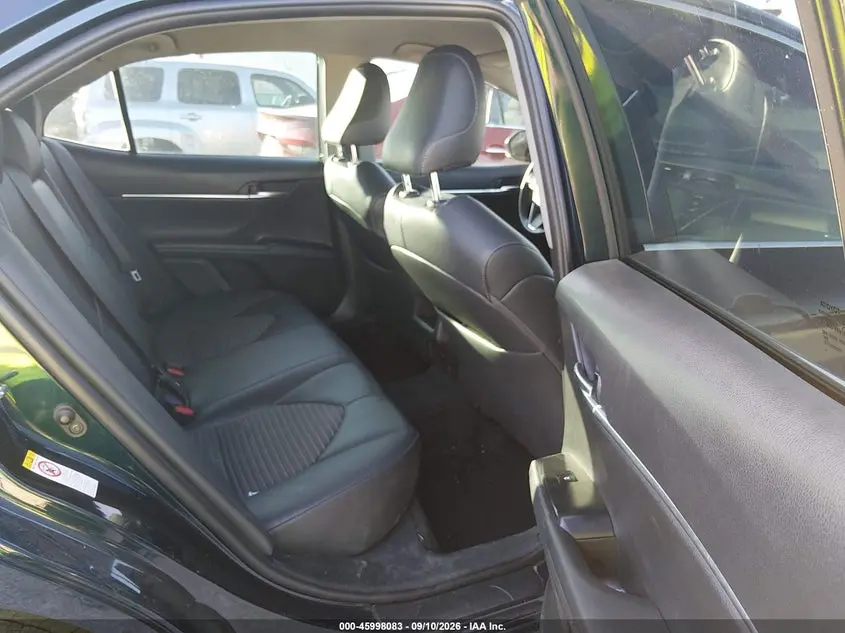 2018 TOYOTA CAMRY SE