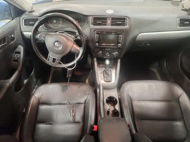 2013 VOLKSWAGEN JETTA SE  