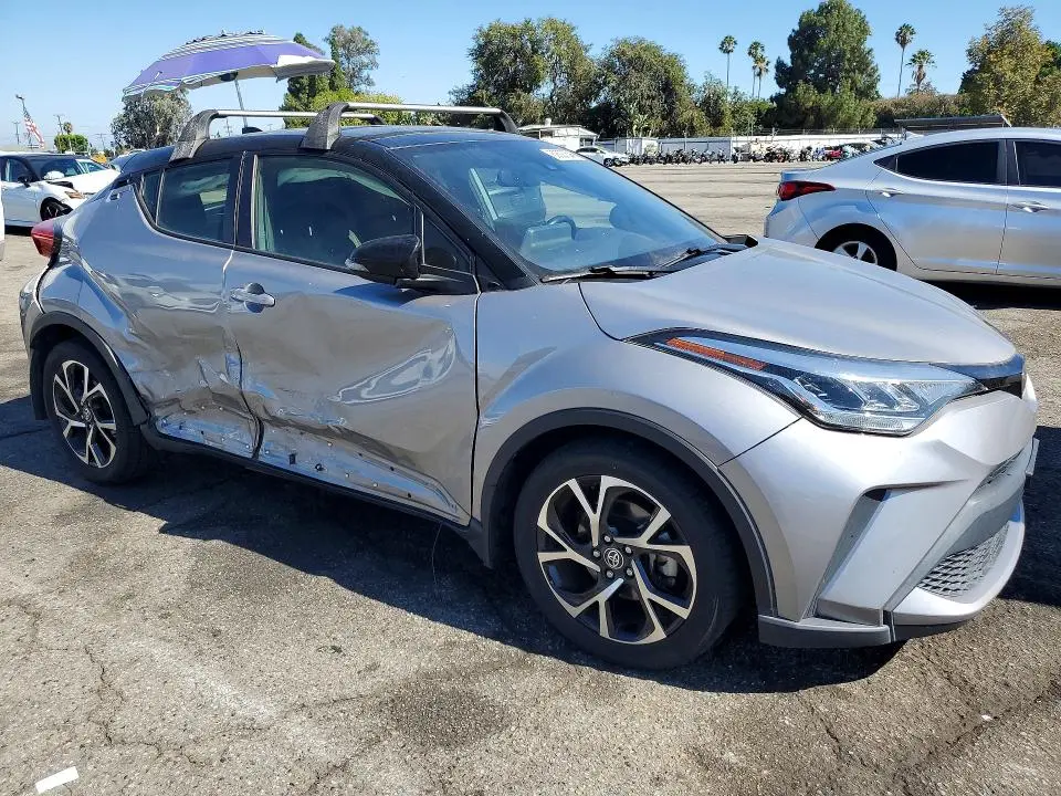 2020 TOYOTA C-HR XLE  