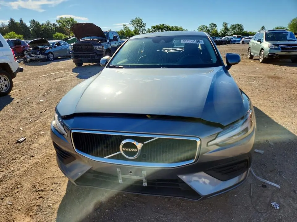 2020 VOLVO S60 T6 MOMENTUM  