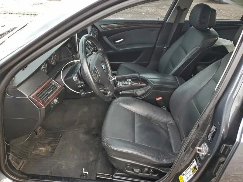 2010 BMW 528 XI  