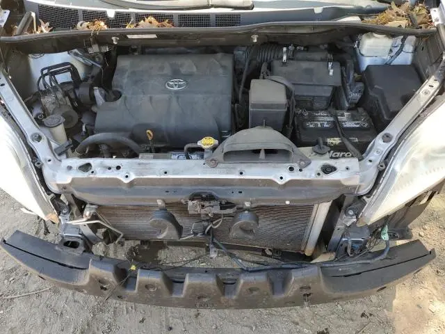 2011 TOYOTA SIENNA XLE  