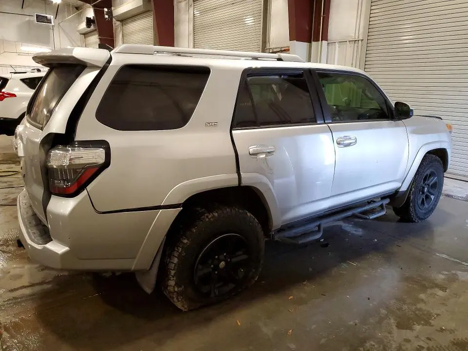2016 TOYOTA 4RUNNER SR5  