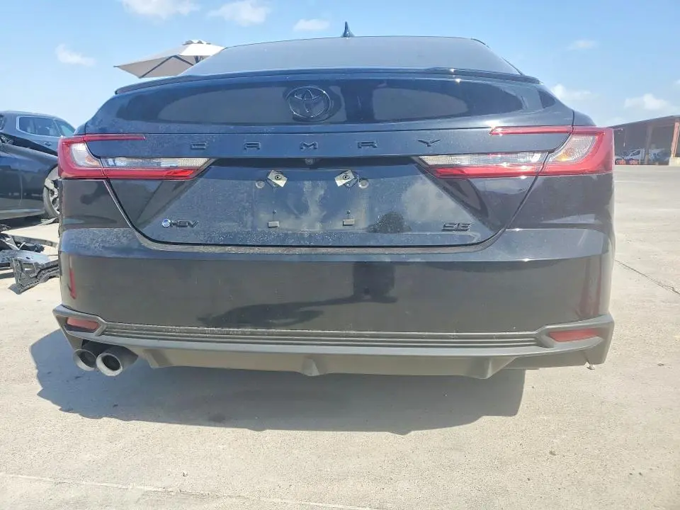 2025 TOYOTA CAMRY SE  
