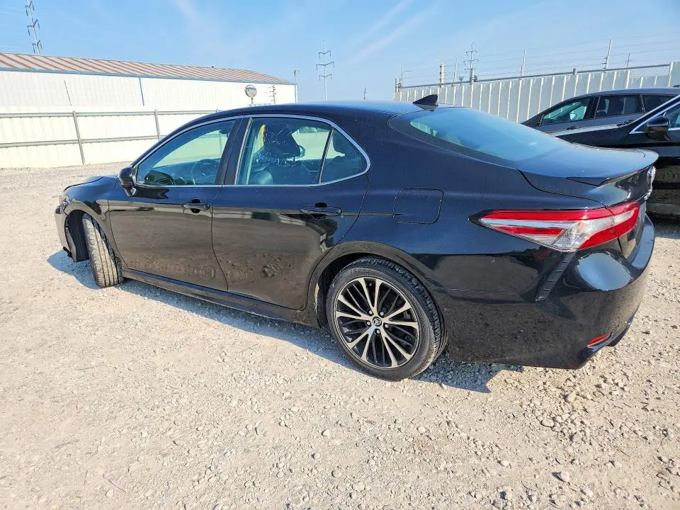 2019 TOYOTA CAMRY SE  