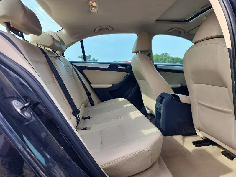 2013 VOLKSWAGEN JETTA SE  