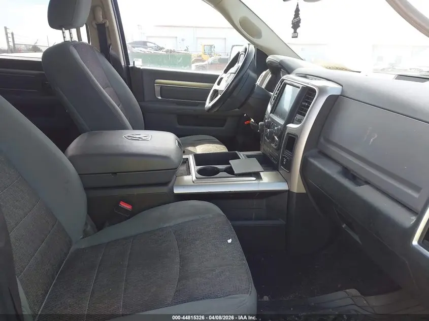 2015 RAM 1500 SLT