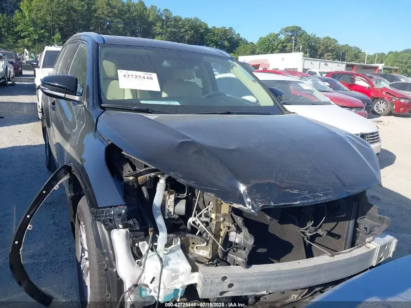 2014 TOYOTA HIGHLANDER XLE V6