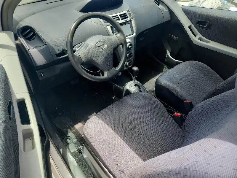 2010 TOYOTA YARIS BASE  