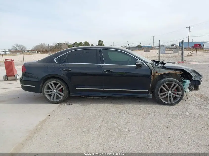 2017 VOLKSWAGEN PASSAT 1.8T R-LINE