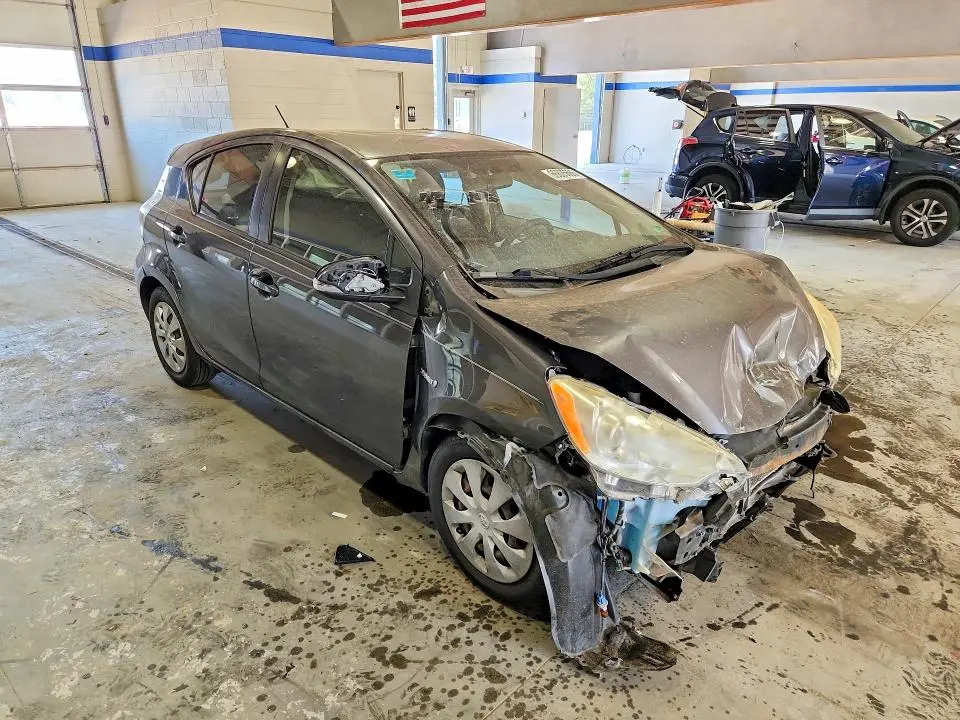 2013 TOYOTA PRIUS C TWO  