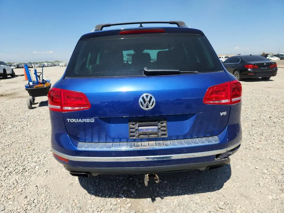 2016 VOLKSWAGEN TOUAREG SPORT  