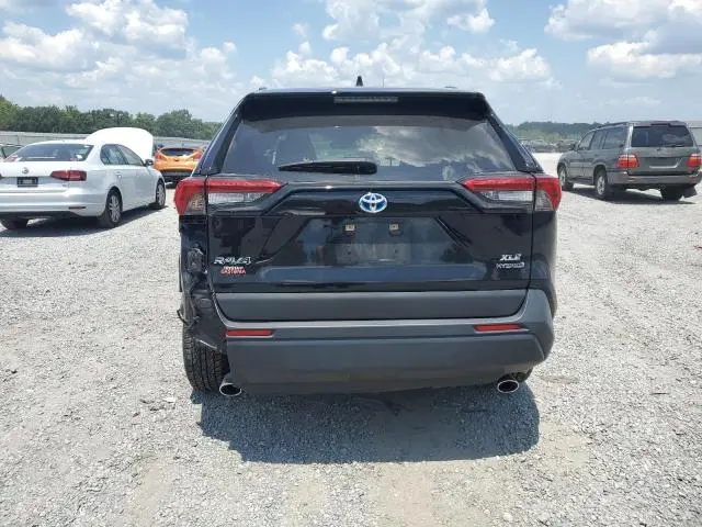 2022 TOYOTA RAV4 XLE  