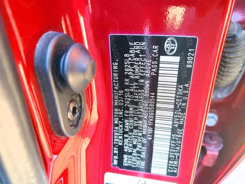 2016 TOYOTA CAMRY SE  