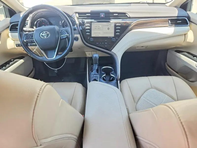 2019 TOYOTA CAMRY XLE  