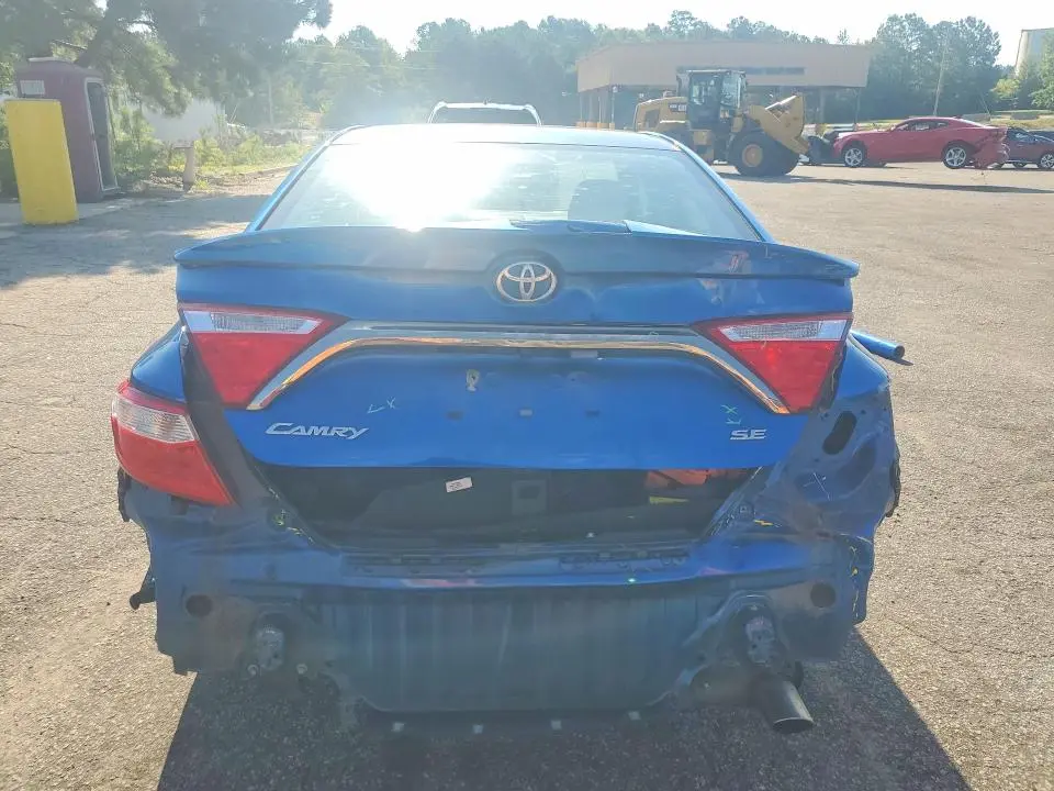 2017 TOYOTA CAMRY SE  