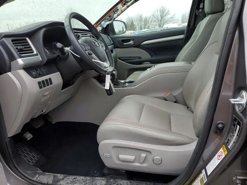 2017 TOYOTA HIGHLANDER XLE  