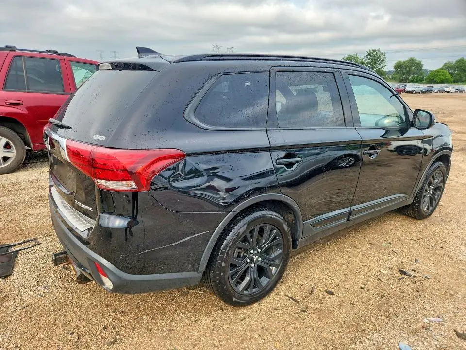 2018 MITSUBISHI OUTLANDER SE  