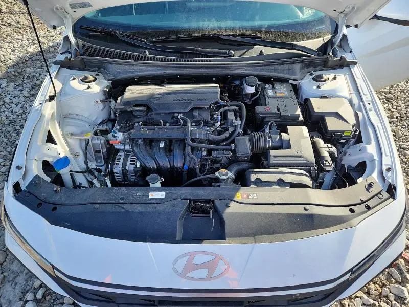 2024 HYUNDAI ELANTRA SE  