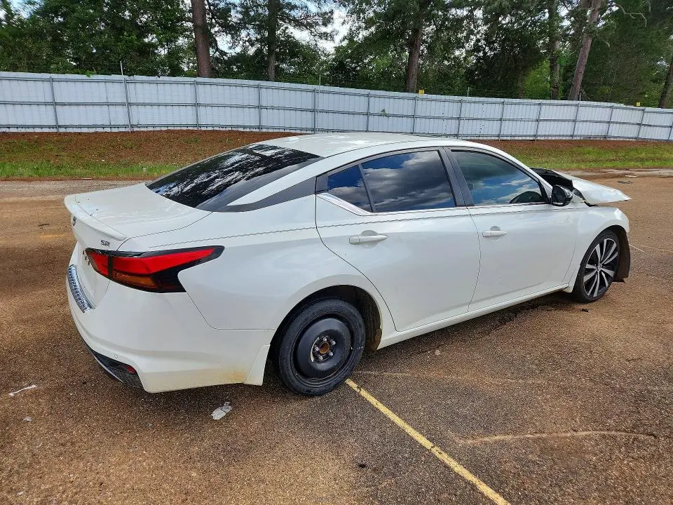 2020 NISSAN ALTIMA SR  