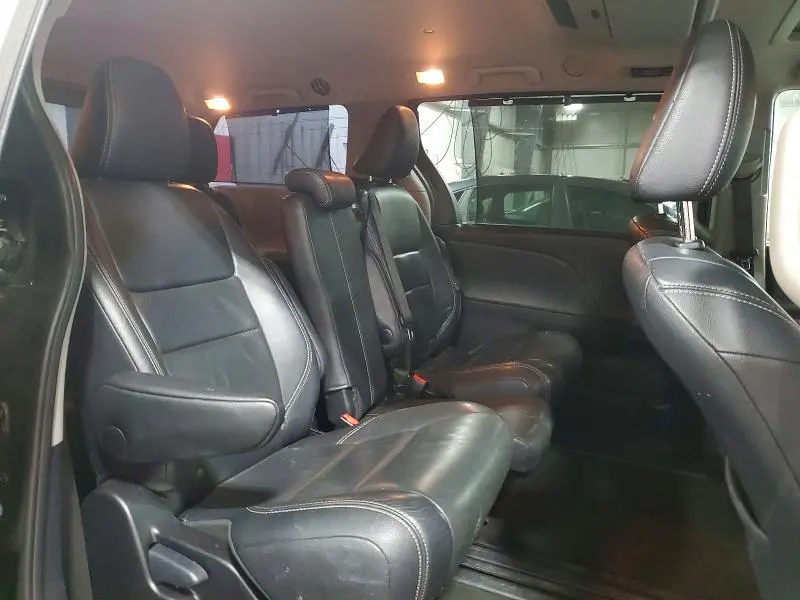 2015 TOYOTA SIENNA SPORT  