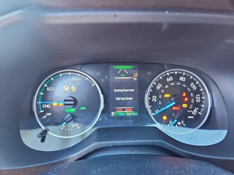 2021 TOYOTA RAV4 XLE  