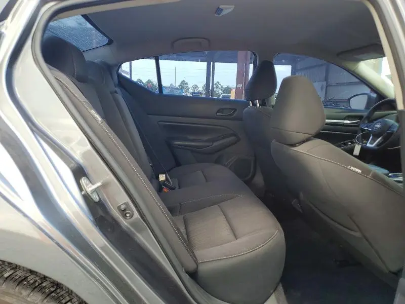 2023 NISSAN ALTIMA SV  
