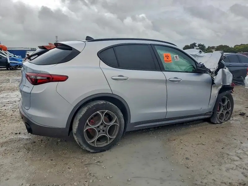 2022 ALFA ROMEO STELVIO TI  