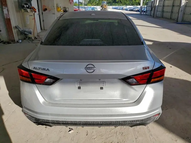 2024 NISSAN ALTIMA SR  