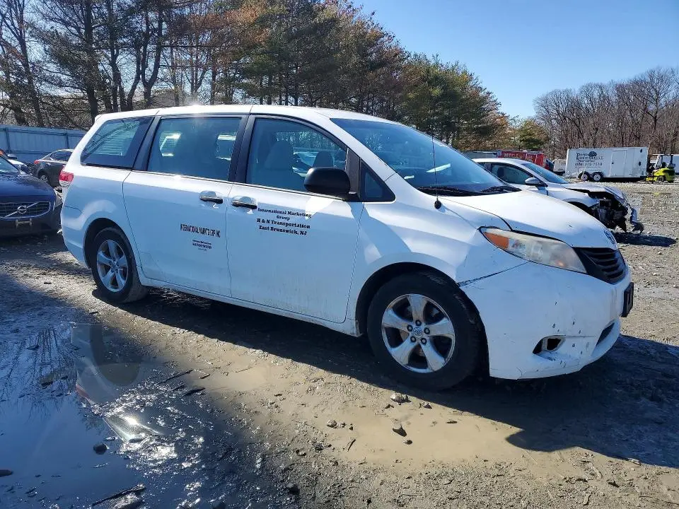 2014 TOYOTA SIENNA L 7-PASSENGER  