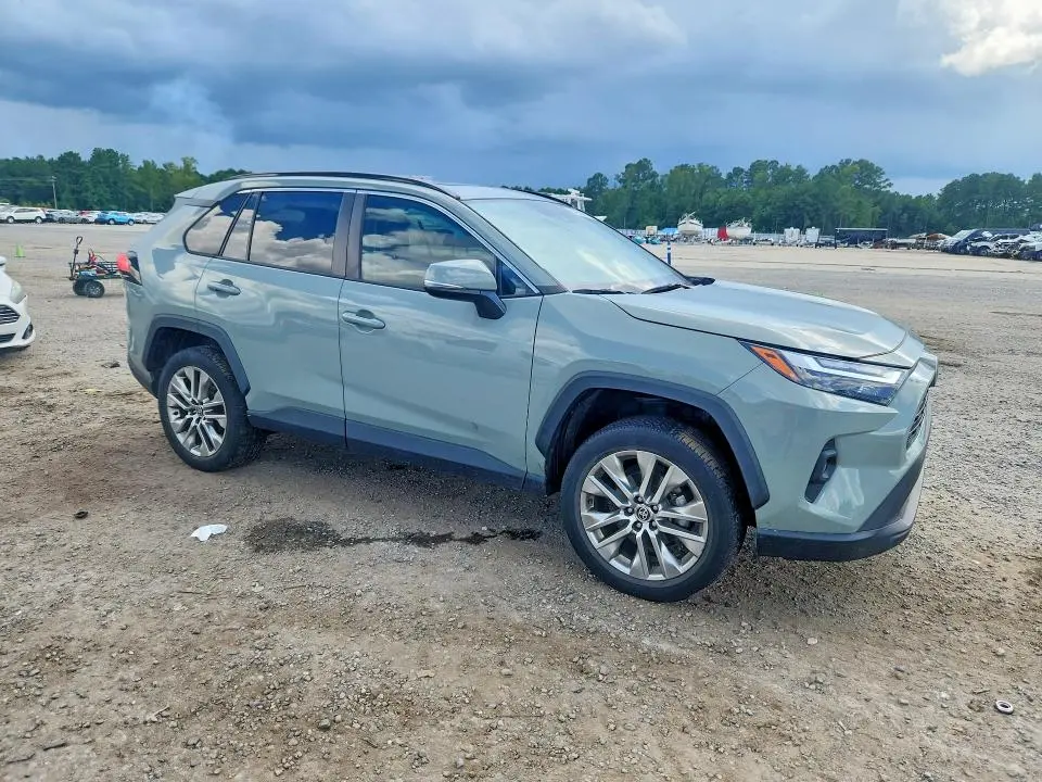 2023 TOYOTA RAV4 XLE PREMIUM  