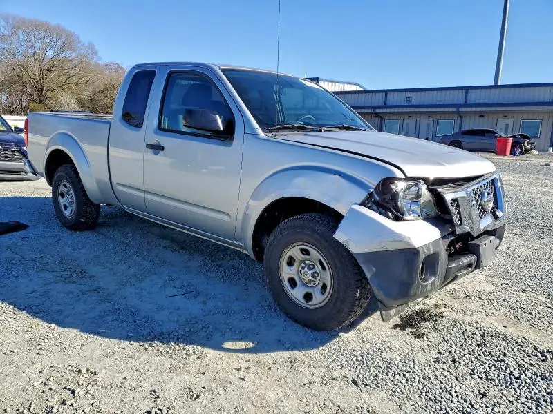 2015 NISSAN FRONTIER S  