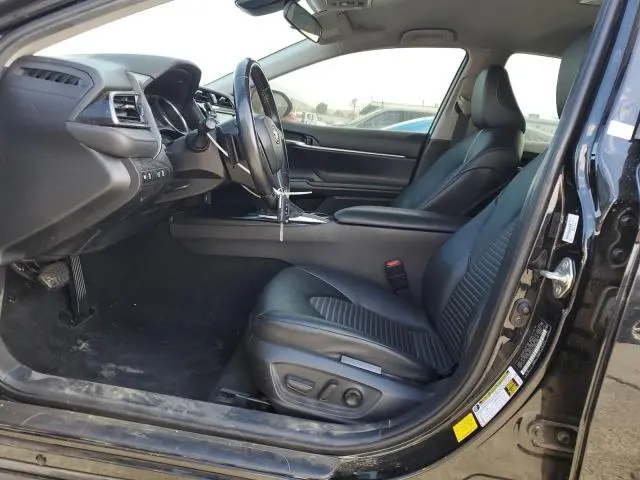 2020 TOYOTA CAMRY SE  