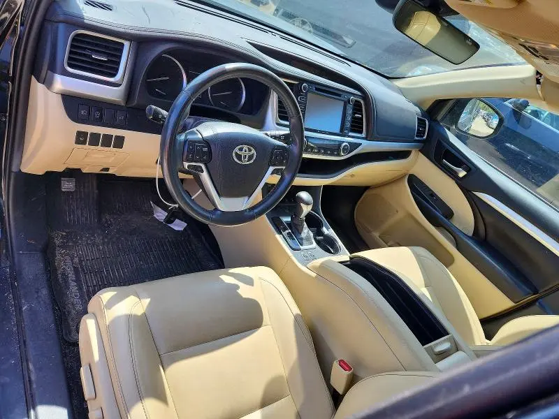 2019 TOYOTA HIGHLANDER XLE  