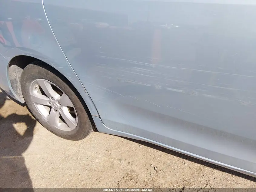 2015 TOYOTA SIENNA LE 8 PASSENGER